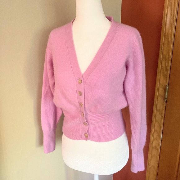 CRUSH 100% Cashmere Sweater Fitted Cardi in Purplish Pink Sz Small - Picture 2 of 9
